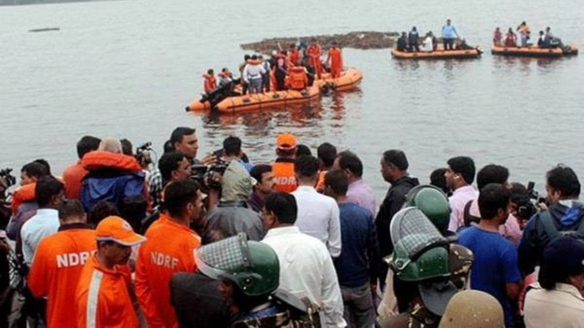 Maharashtra: Overloaded Pilgrim Boat Capsizes in Beed’s Godavari River; 2 Women Killed, Several Injured