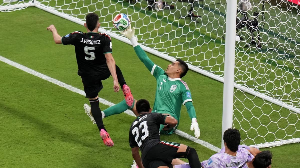 Mexico Become First Country To Reach FIFA World Cup Knockouts, Beat South Korea 1-0