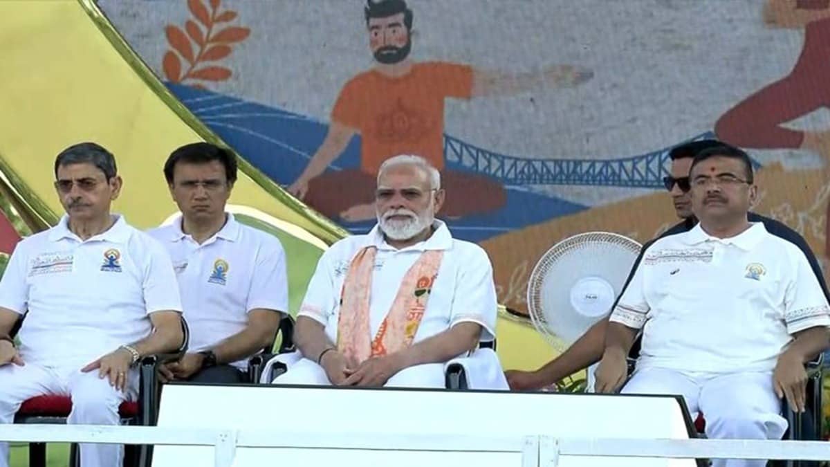 PM Modi Joins Mass Yoga At Kolkata’s Red Road On International Yoga Day As Theme Focuses On Lifespan Wellness