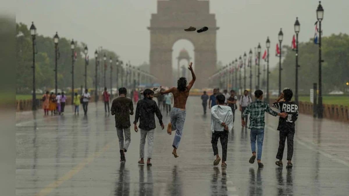 Rain and Dust Storm Bring Sudden Respite from Intense Heat in Delhi-NCR