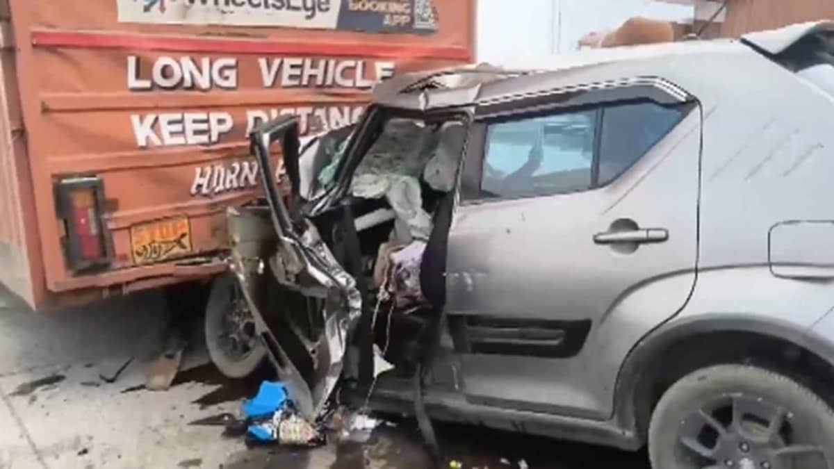 Samruddhi Expressway Fatal Collision: Speeding Car Rams Parked Lorry Near Amravati, 5 Of Family Killed