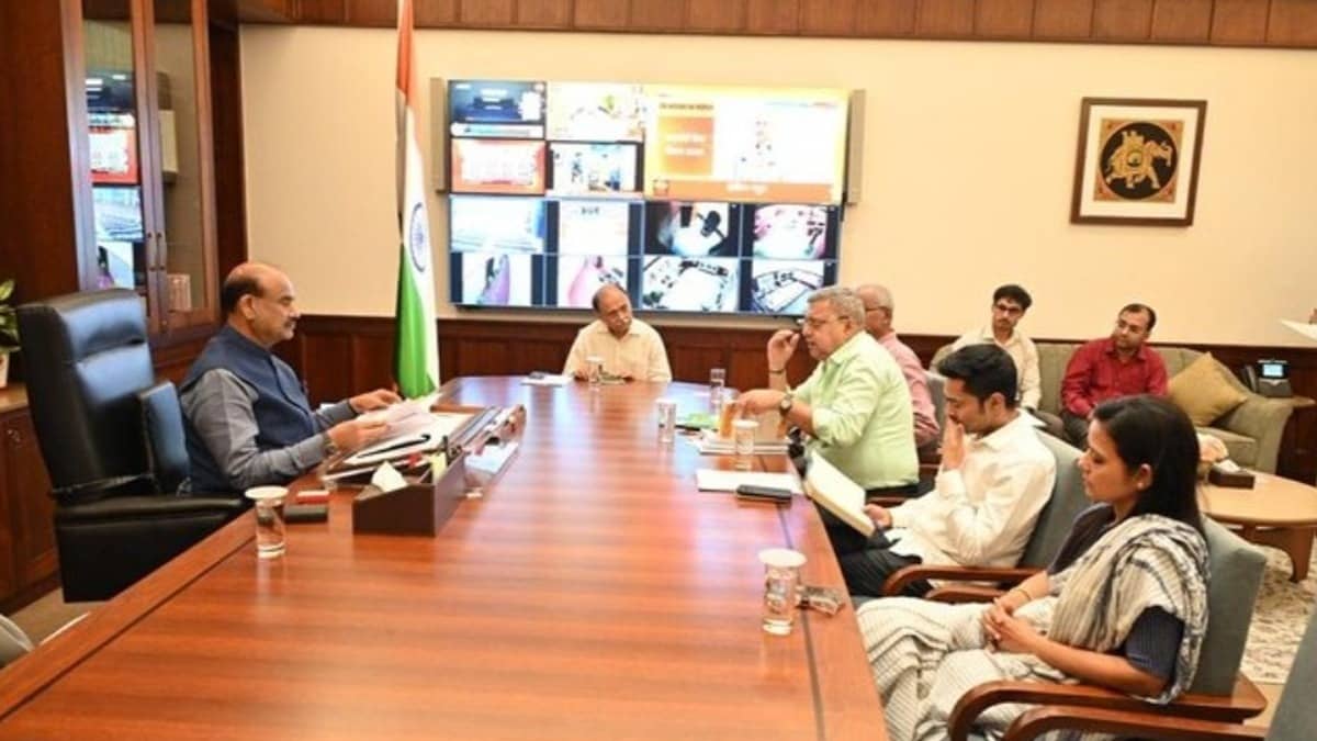 TMC Delegation Led by Abhishek Banerjee Meets Lok Sabha Speaker Over Rebel MPs’ Demands Seeking Separate Seating Arrangements