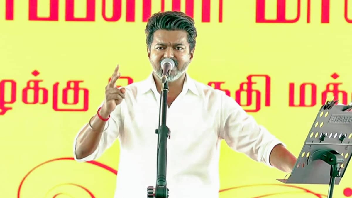 AIADMK Faces Major Blow as Over 300 Leaders, Including Former Ministers, Defect to TVK