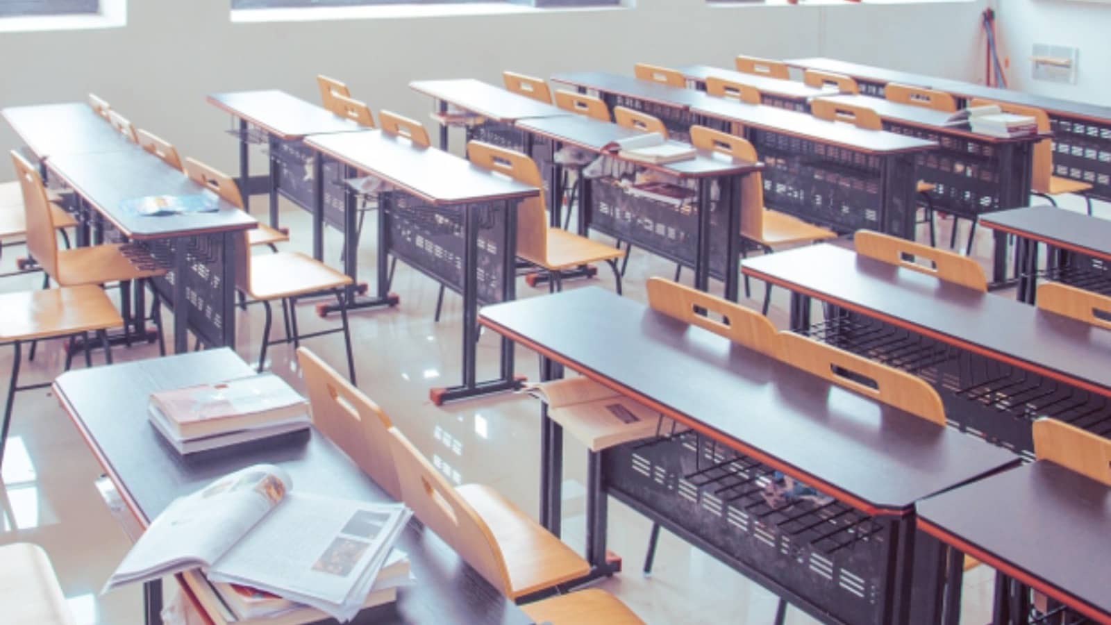 Child Locked in Banihal School Till 8 PM; Ramban CEO Suspends Staff, Orders Probe Amid Outrage