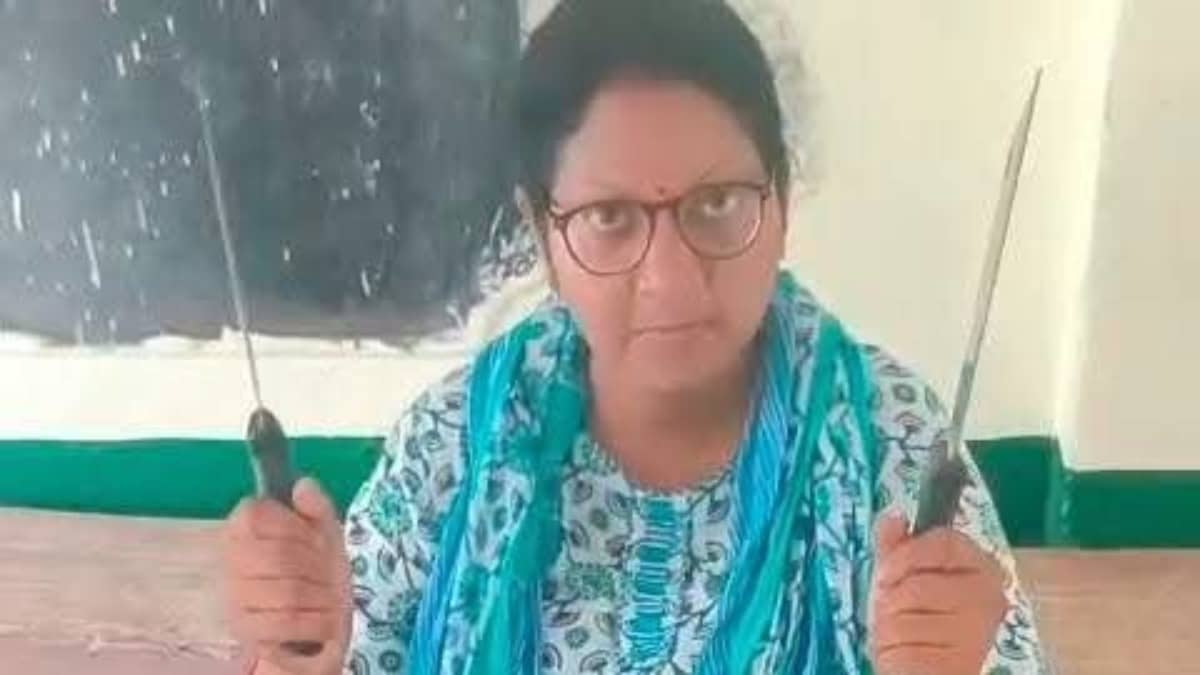 ‘I Felt Unsafe’: UP Government School Principal Brings Knife and Cleaver to School, Faces FIR and Suspension