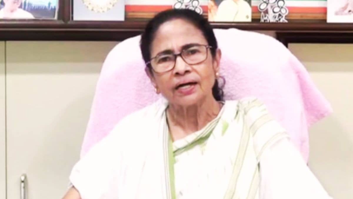 ‘Traitors, If You Have Courage…’: Mamata Banerjee Lashes Out At TMC Rebels, Dares Them To Join BJP
