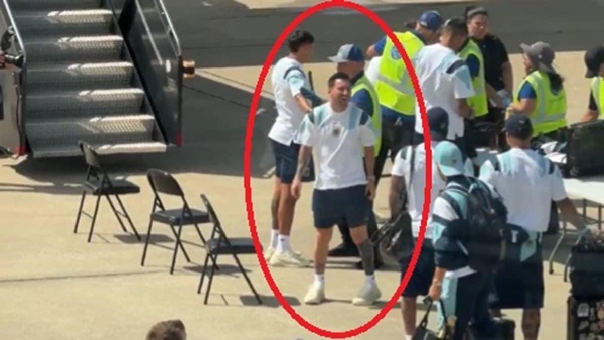 Metal Detector Stops Messi Too: Argentine Legend’s US Airport Security Check Goes Viral, Fans Split Between Praise And Laughter | WATCH