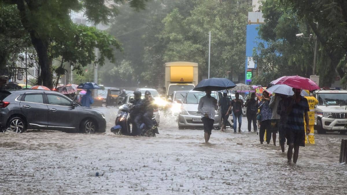 Maharashtra Monsoon Mayhem: Orange Alert In Mumbai, 3 Deaths in Pune as Heavy Rains Wreak Havoc | Top Developments