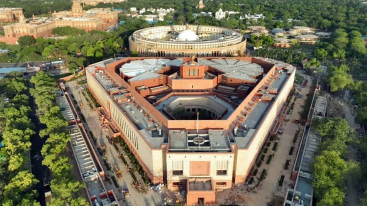 Parliamentary Panel Defers Adoption of Report on Bill to Remove PM, CMs After Prolonged Detention