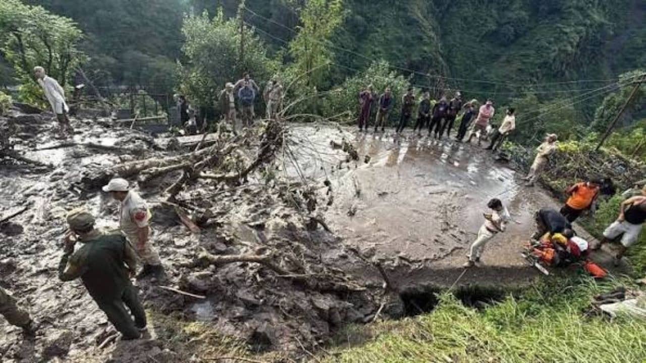 Meteorological Department Issues Red Alert as Jammu and Kashmir Brace for Torrential Rains, Floods, and Landslides