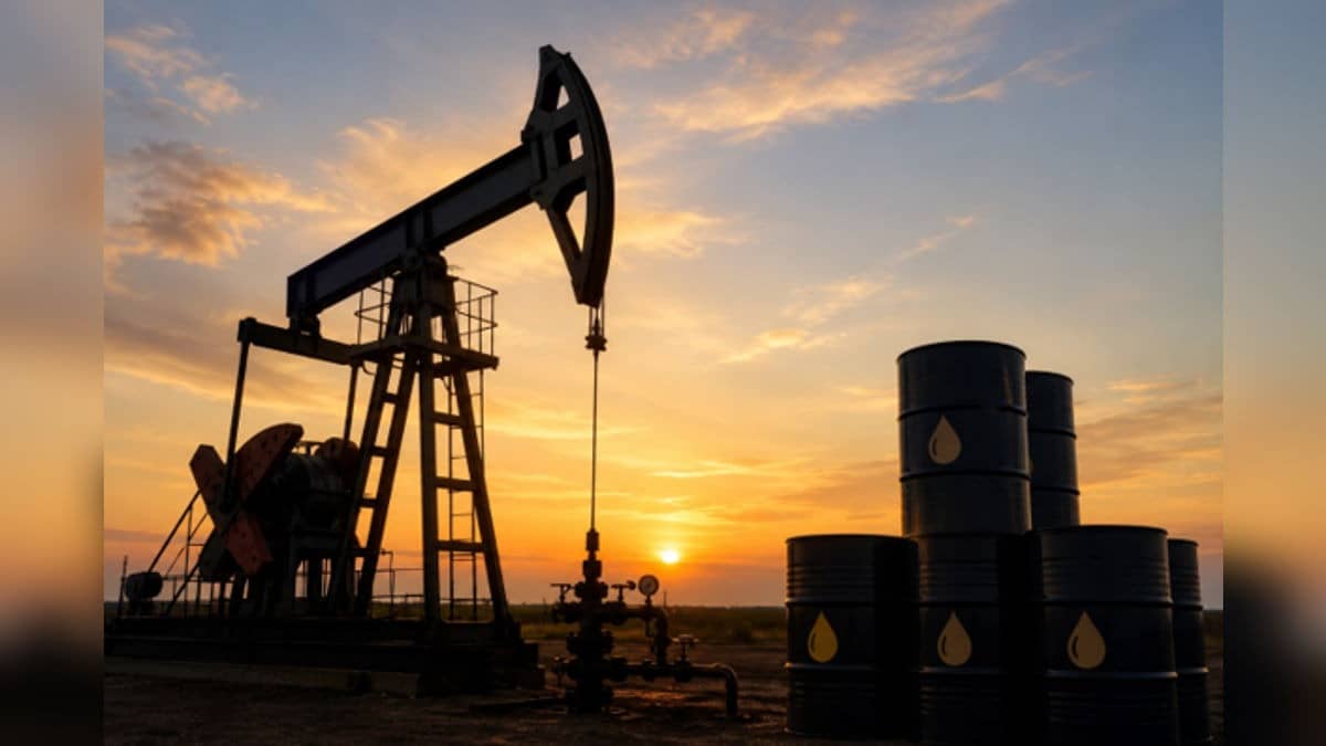 Oil Rises as US Strikes on Iran Raise Fears Over Shaky Truce