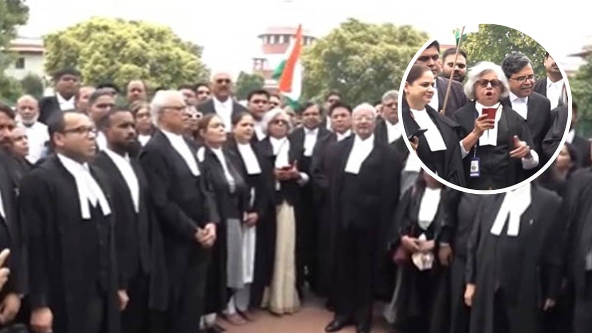 Supreme Court Lawyers Recite Preamble in ‘Save Democracy, Save Constitution’ Campaign