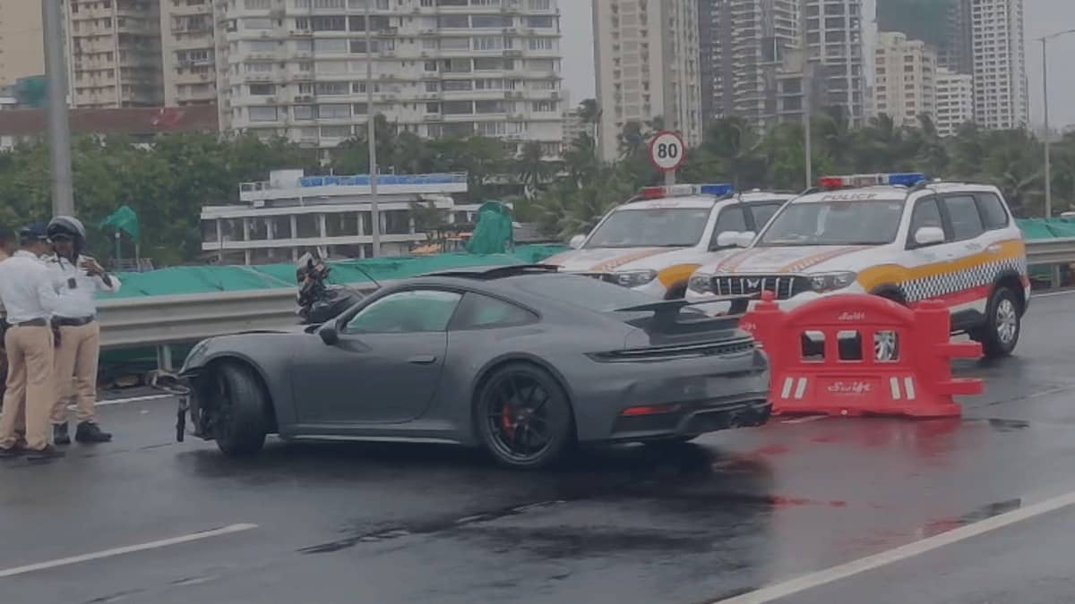 High-Speed Collision: Speeding Porsche Wrecked After Smashing Into Mumbai Coastal Road Divider, Driver Escapes Injury