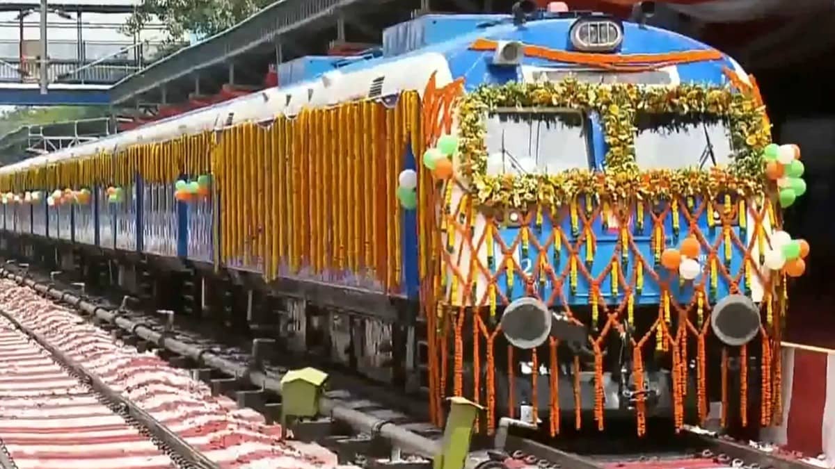 ‘Zero Pollution, Excellent Pickup’: Pilots And Students Hail Indigenous Tech As India Launches First Hydrogen-Powered Train