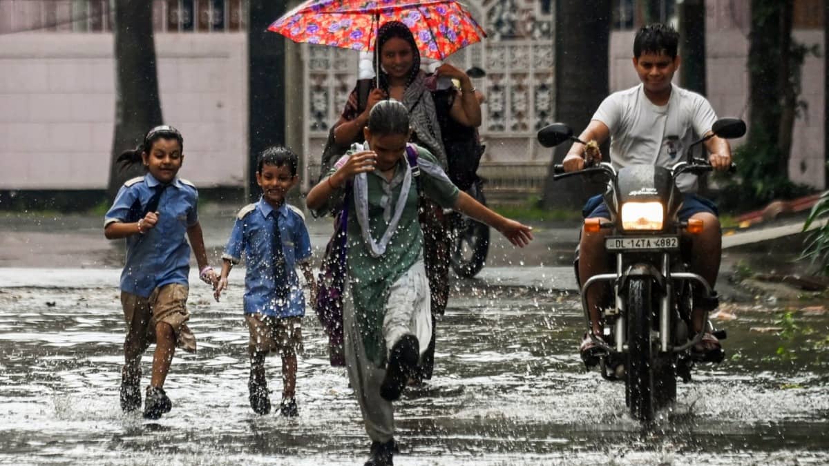 All Prayagraj Schools Closed on Aug 18 Amid Torrential Rain, Severe Waterlogging
