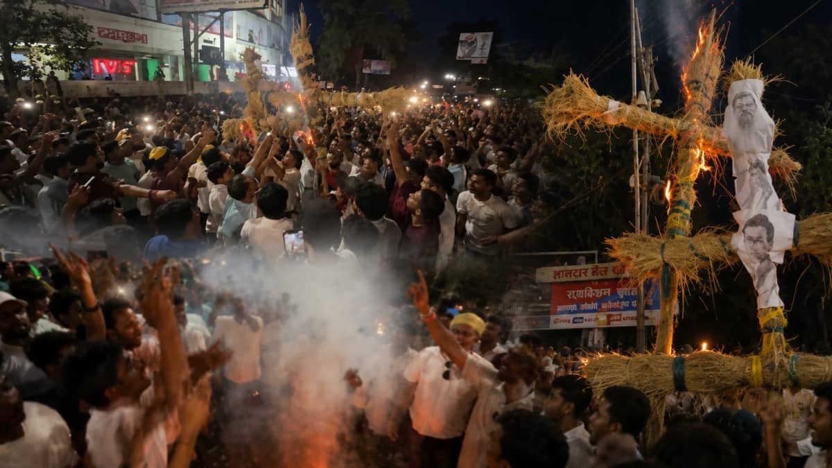 JPSC-JSSC Aspirants Burn Effigies of Soren, Rahul Gandhi & Tejashwi Yadav Over Exam Irregularities