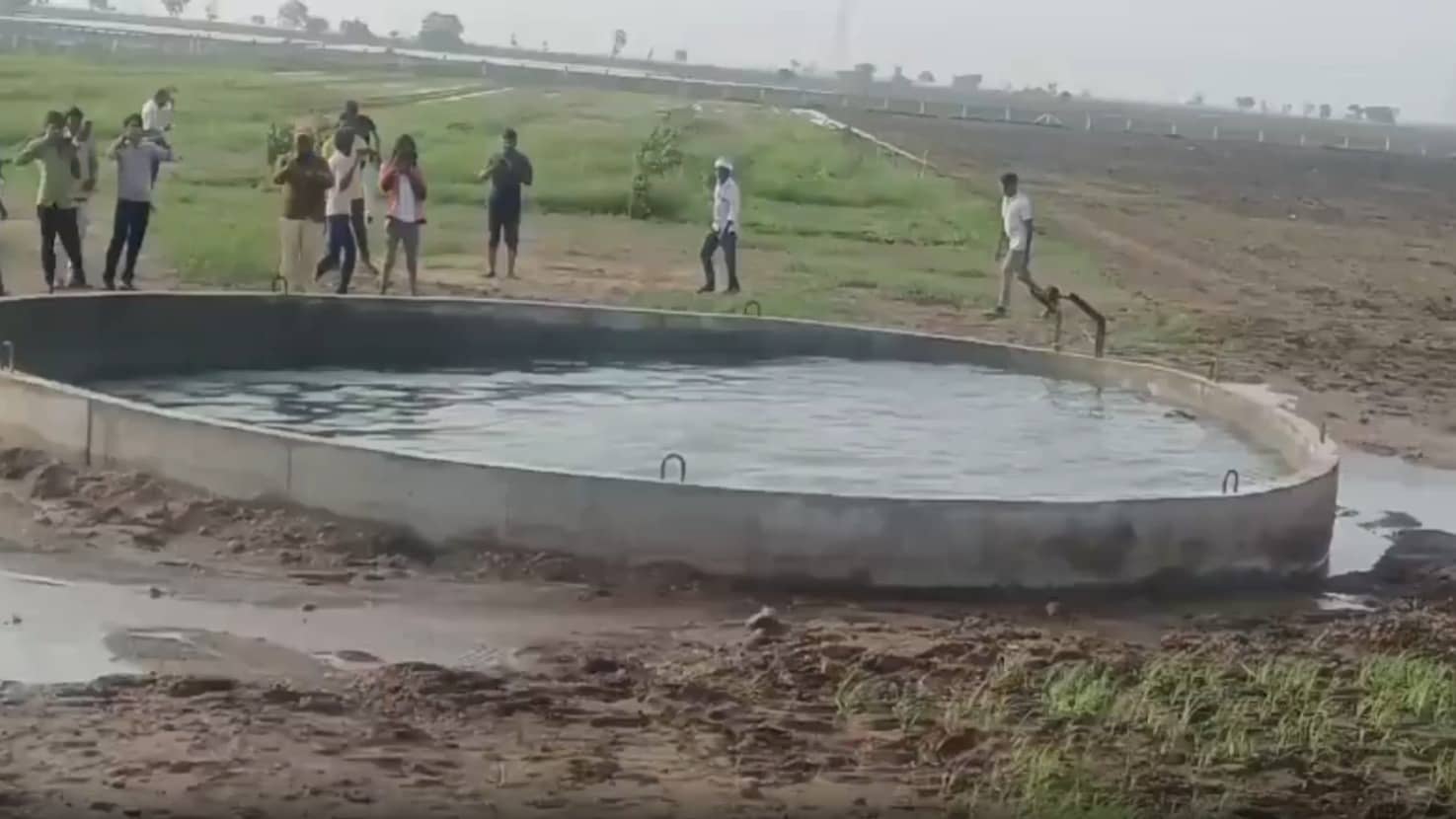 Mystery Well in Gujarat’s Morbi Draws Crowds as Water Ripples for Days; Officials Rule Out Seismic Activity