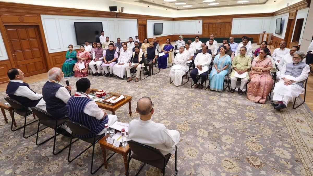 PM Modi Reaches Out to Rebel MPs From TMC, Ex-Uddhav Sena at Breakfast Meet, Assures Full Support