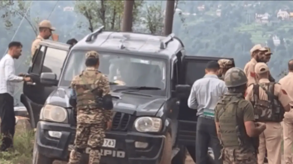 SUV Evades Multiple Security Checkpoints in J&K’s Ramban, Police Open Fire; Vehicle Seized